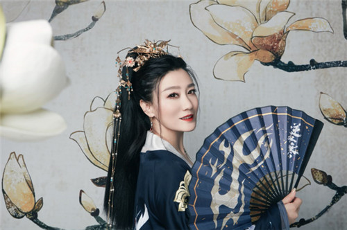 请谭晶唱推广曲引半个娱乐圈转发,逆水寒成最佳躺赢甲方
